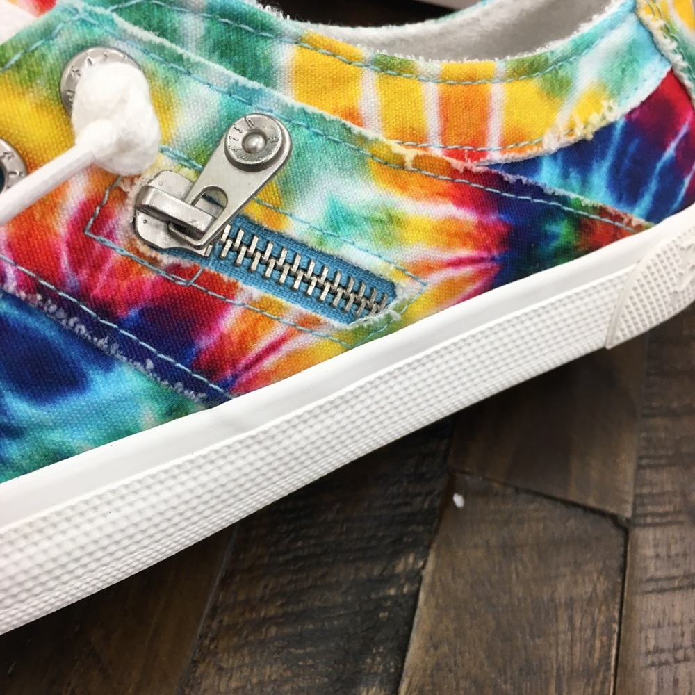 💚Super cute Tye Dye Blowfish Sneakers ❤️ - Picture 6 of 7